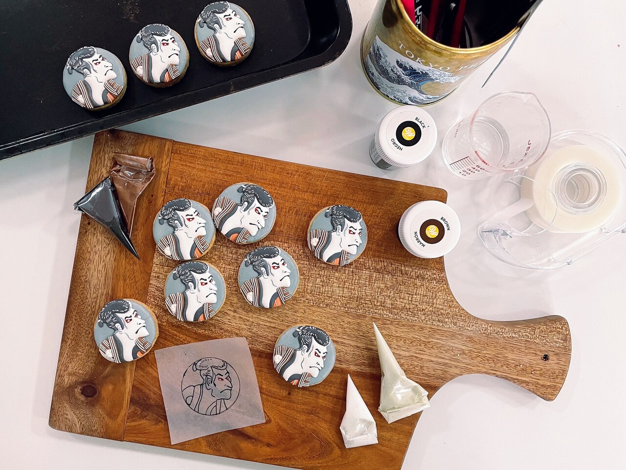 東洲斎写楽の日本画をモチーフにしたアイシングクッキー。