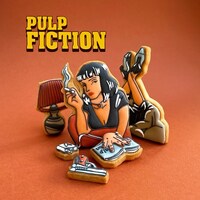 「パルプ・フィクション」をモチーフにしたアイシングクッキー。