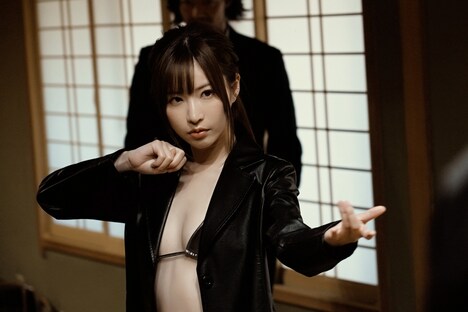 「はだか拳Ω」より、天使もえ演じる鉄子。