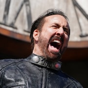 ニコラス・ケイジ、絶叫!園子温の「プリズナーズ・オブ・ゴーストランド」予告編