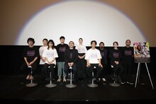 「MIRRORLIAR FILMS Season1」初日舞台挨拶の様子。前列左から安藤政信、枝優花、武正晴、西遼太郎、花田陵。後列左から針生悠伺、藤原知之、三吉彩花、山下敦弘、山田孝之。