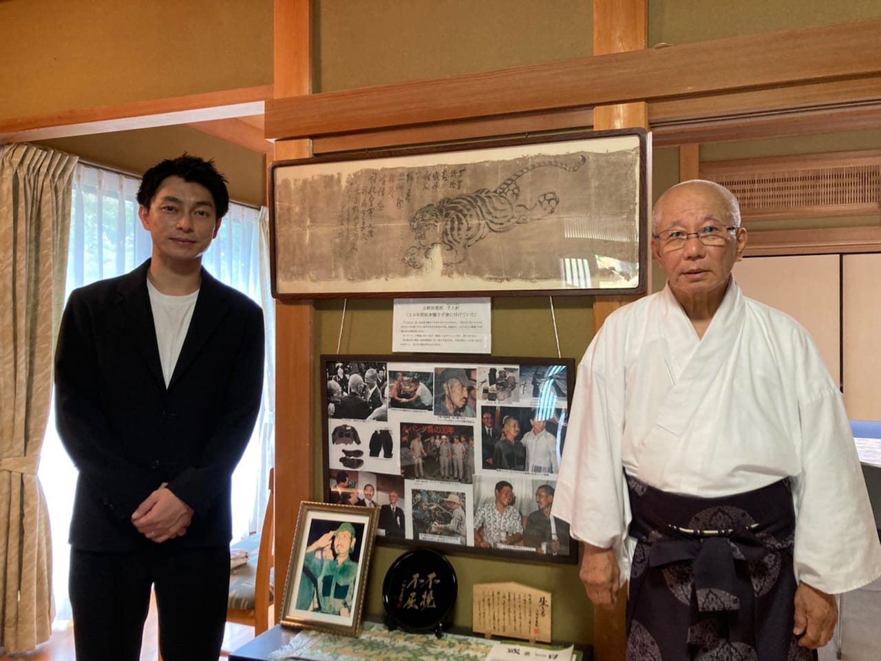 ONODA☆小野田寛郎☆プレスシート☆津田寛治 仲野太賀 遠藤雄弥 映画『ONODA』津田寛治・仲野太賀が見事に再現 当時の報道写真と