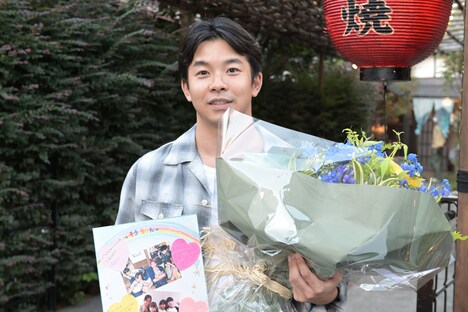 撮影を終えた仲野太賀。