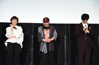 左から寺島しのぶ、古田新太、松坂桃李。