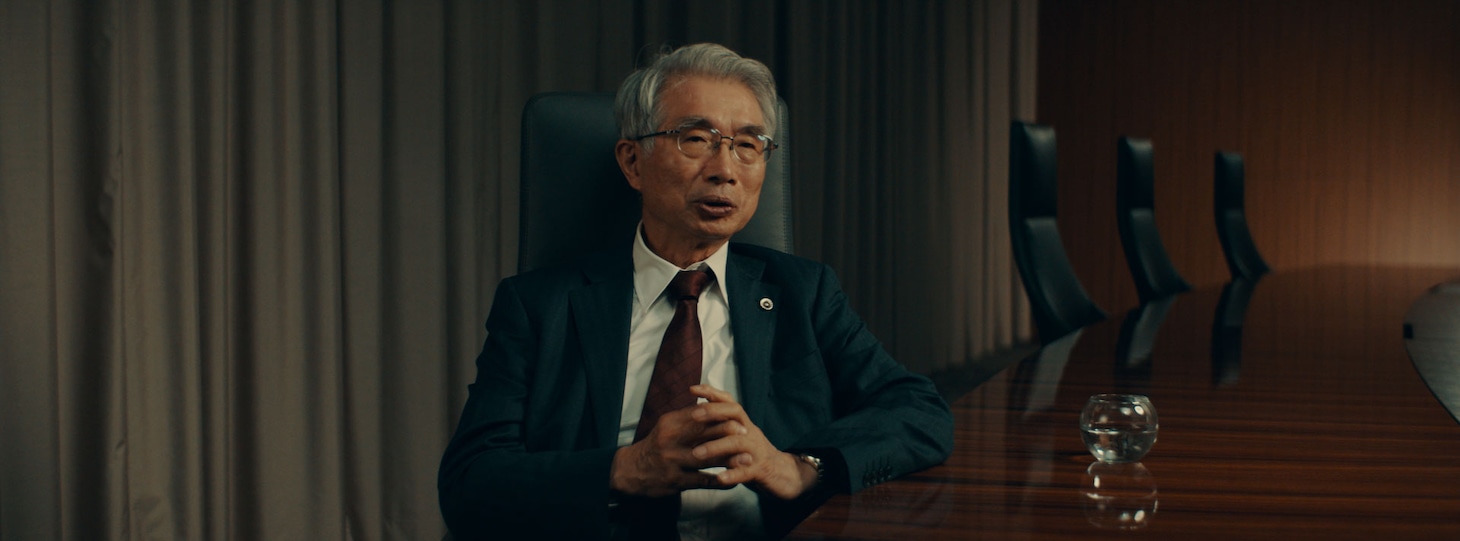 「カルロス・ゴーン 最後のフライト」より、弁護士の弘中惇一郎。