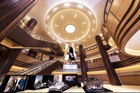 「『007／ノー・タイム・トゥ・ダイ』公開記念展示『ジェームズ・ボンドのスタイル』」のイメージ。