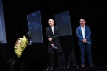 つららの話でショックを受けるどんぐり（左）。