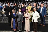 「劇場版 ルパンの娘」完成披露舞台挨拶の登壇者たち。