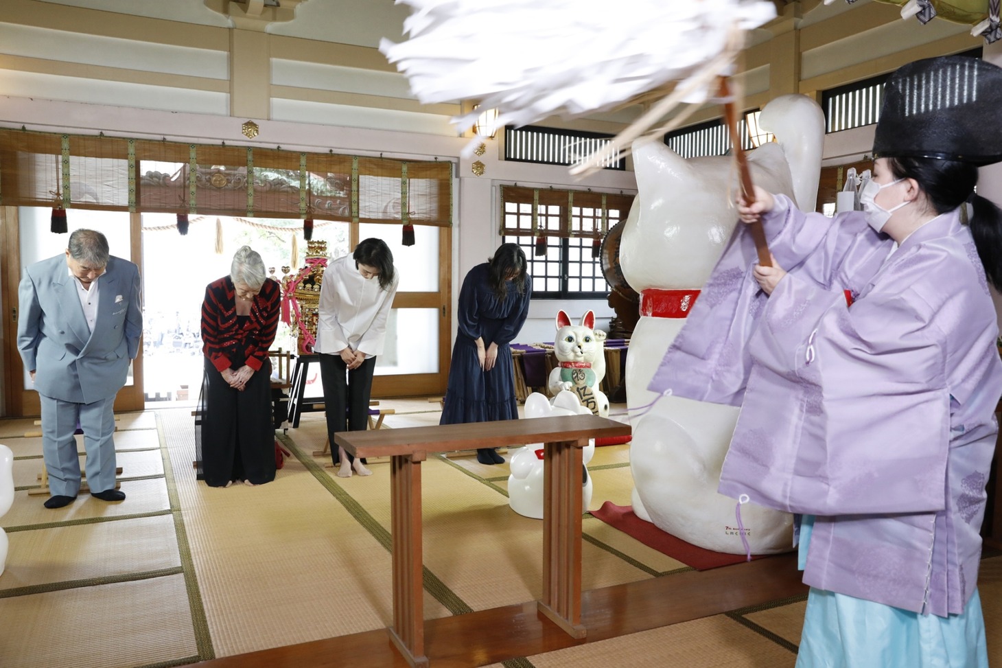 ヒット祈願の様子。