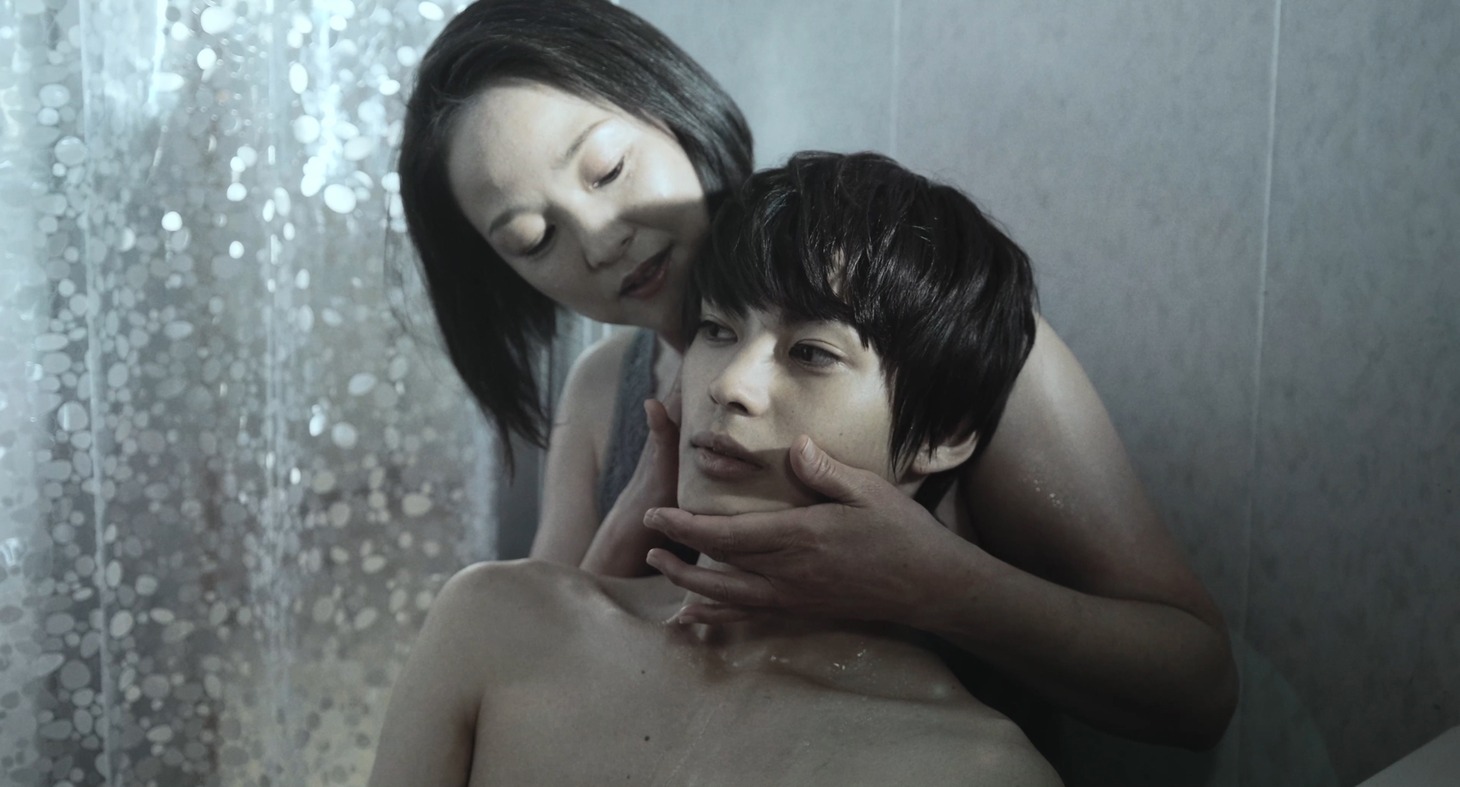 「親密な他人」