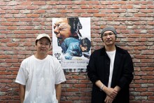 「活弁シネマ倶楽部」より、左から吉田恵輔、MCの森直人。