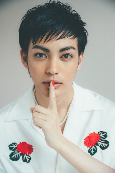 「神尾楓珠2022カレンダー」 より。