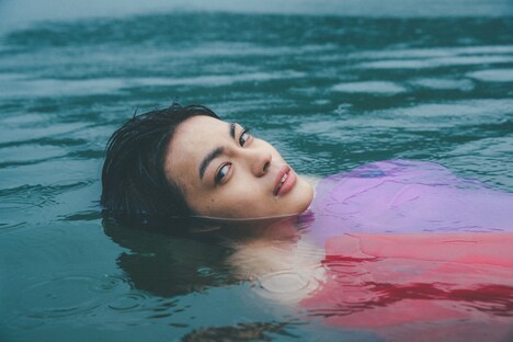 「神尾楓珠2022カレンダー」 より。