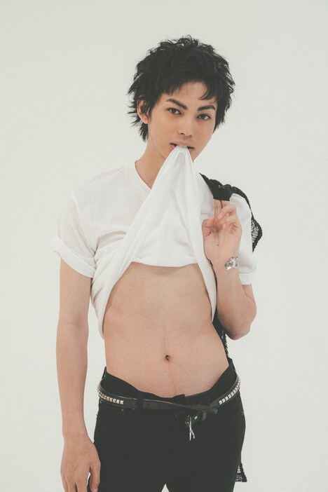 「神尾楓珠2022カレンダー」セブンネットショッピング購入特典となるポストカードのビジュアル。