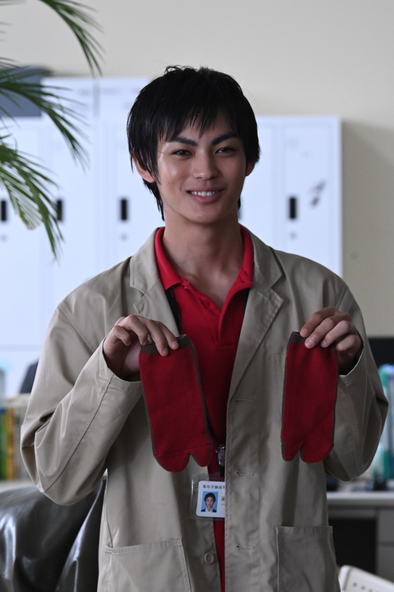 「顔だけ先生」新場面写真