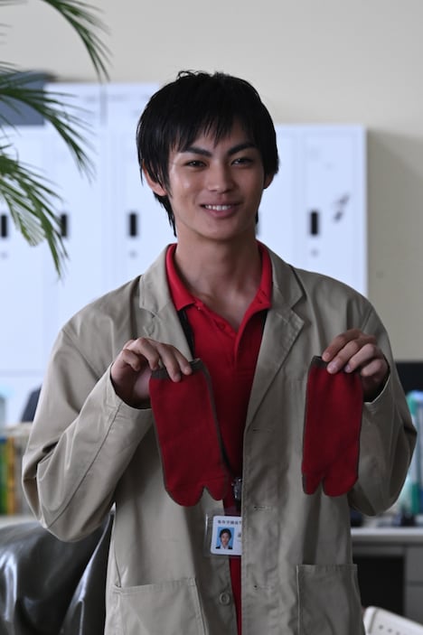 「顔だけ先生」新場面写真