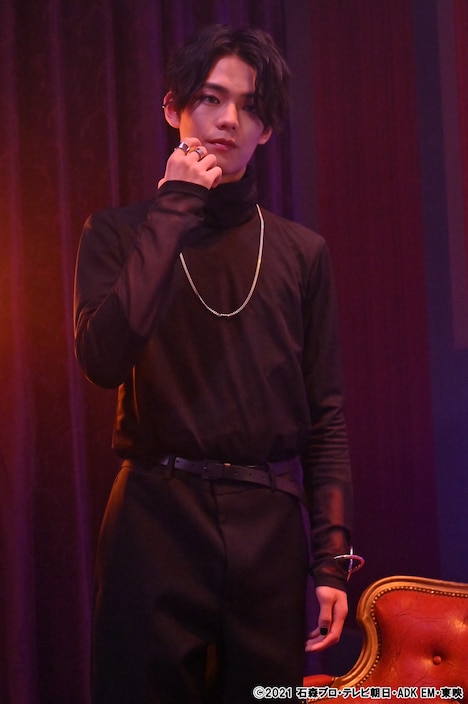 日向亘演じる悪魔カゲロウ。