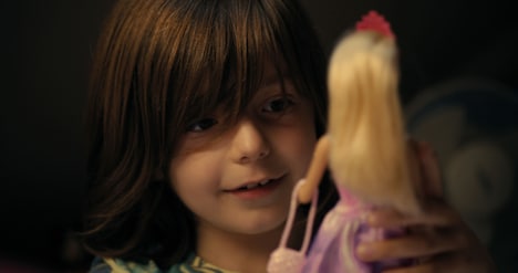 「リトル・ガール」新場面写真