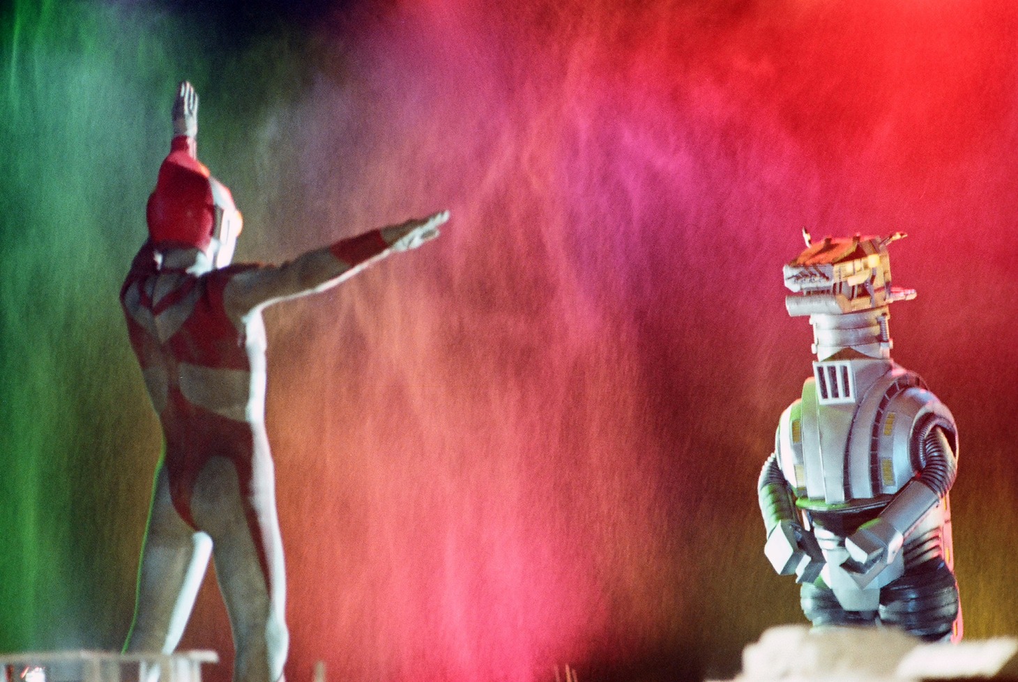 「ウルトラマン80『まぼろしの街』」 (c)円谷プロ