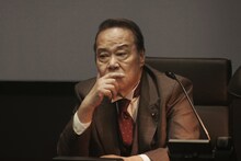 西田敏行演じる西大立目完。