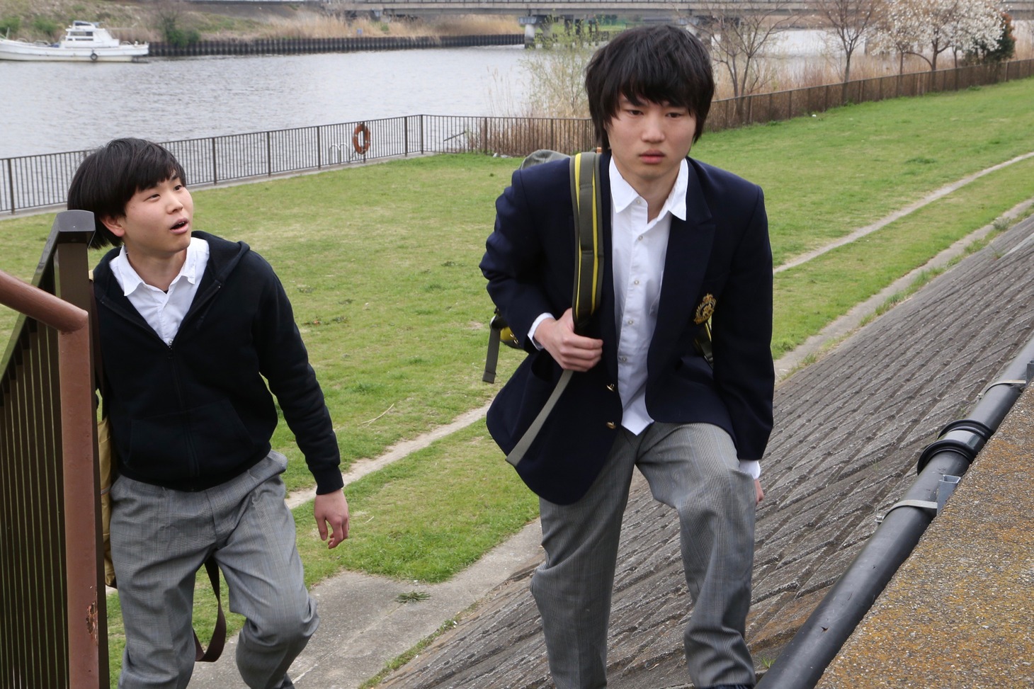 「彼女はひとり」