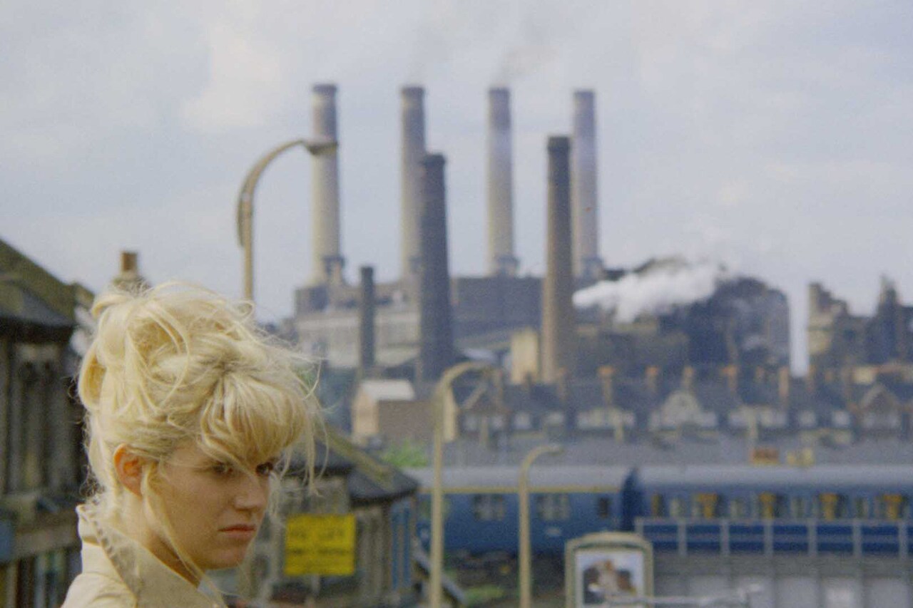 シングルマザーの苦難描くケン・ローチ初期作「夜空に星のあるように」予告