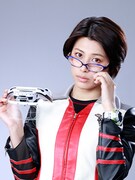 春川芽生演じるナナセ ヒマリ。