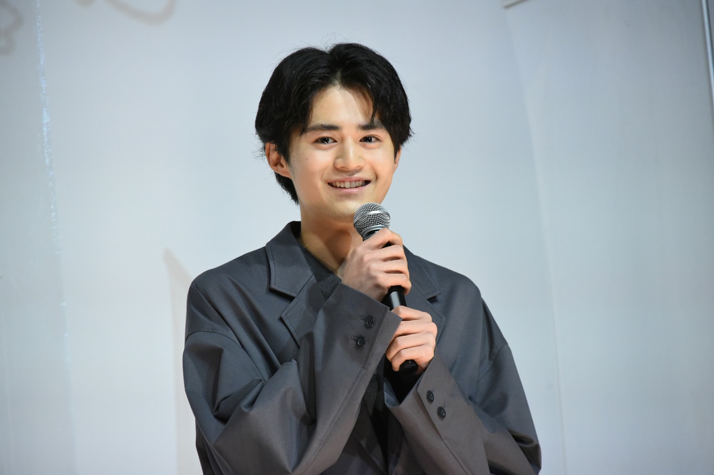 鈴鹿央士