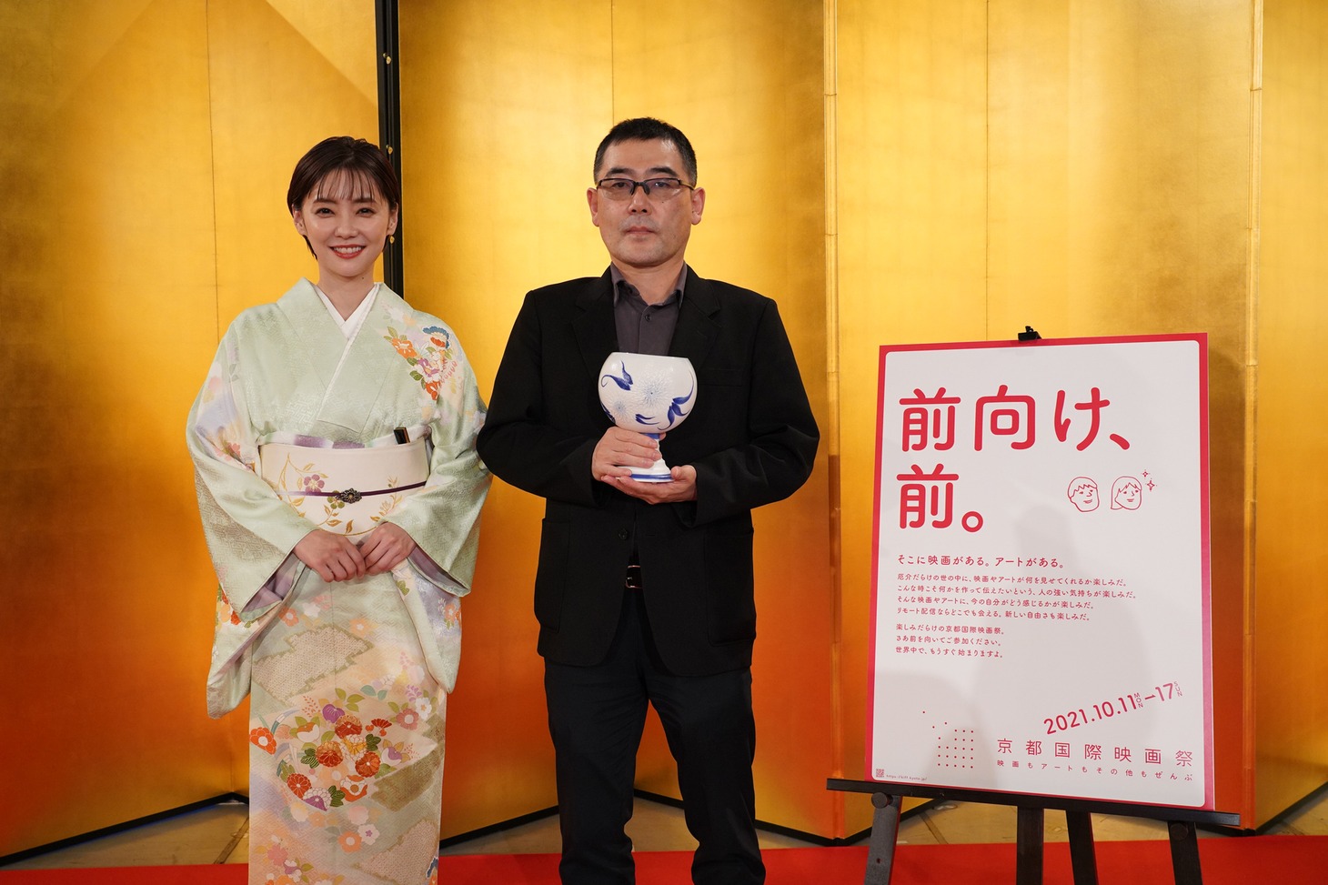 左から倉科カナ、武正晴。
