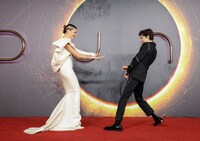 左からゼンデイヤ、ティモシー・シャラメ。