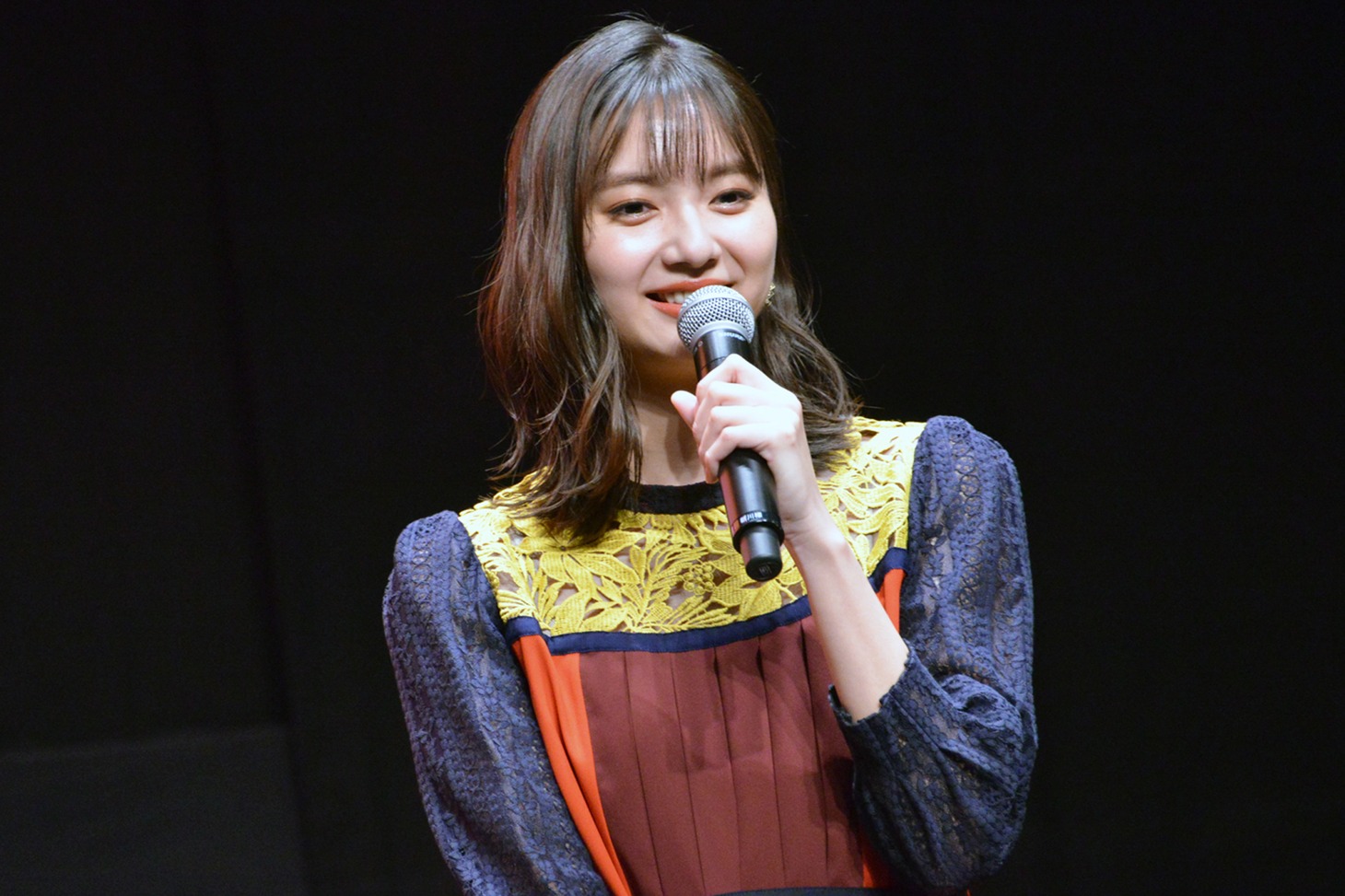 新川優愛