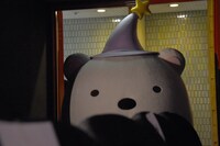 とかげに続き、会場入りしたしろくま。