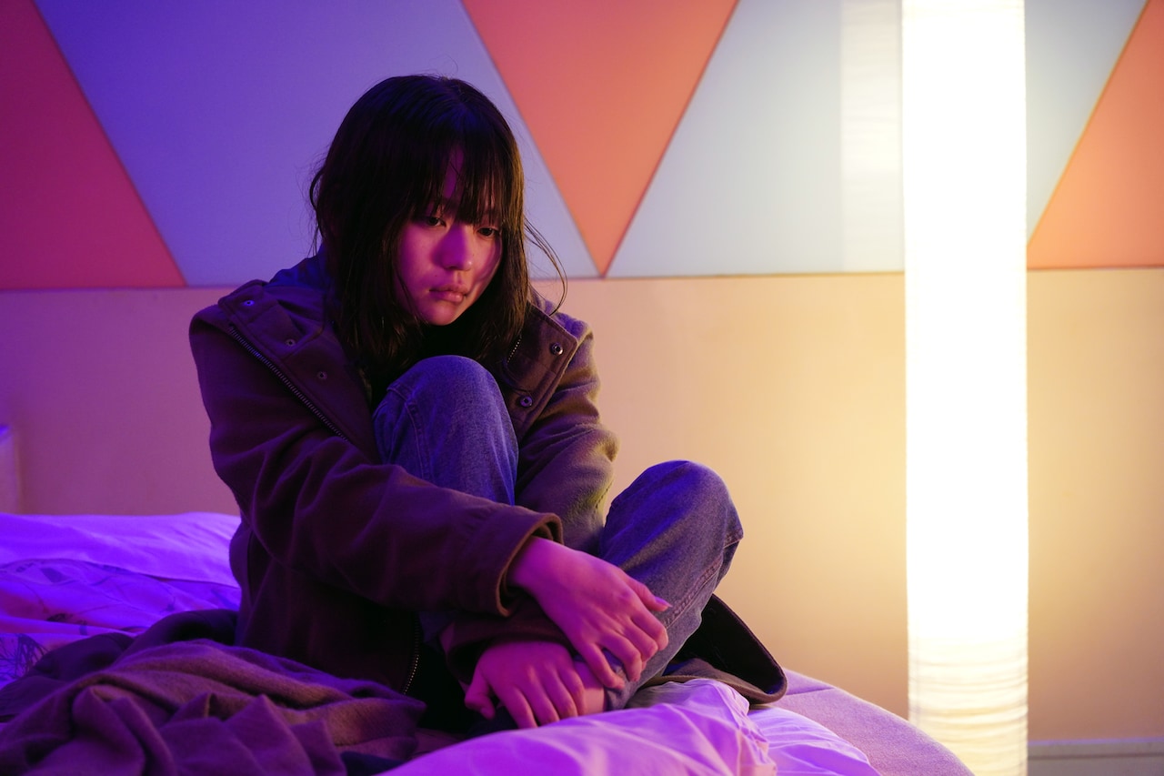 山田杏奈、作間龍斗、芋生悠が激しい雨の中逃走…「ひらいて」新カット公開