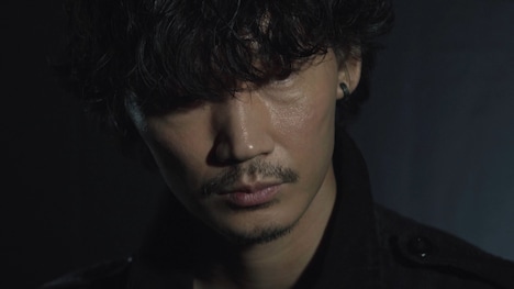 「Document of Avalanche」より、綾野剛。