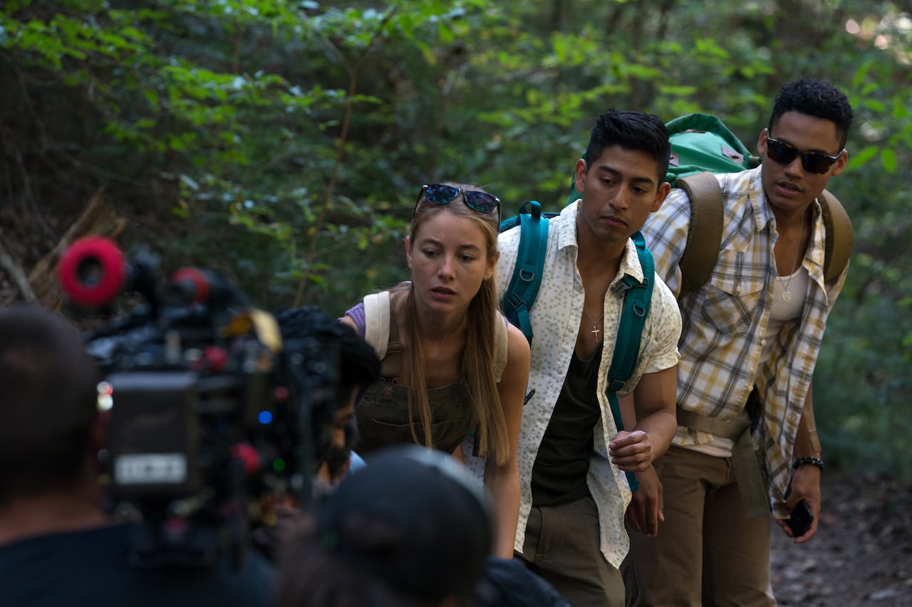 遺体のそばにキャストを集めた…「クライモリ」監督らがホラーの始まり語る特別映像