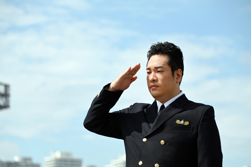 森田七雄役の岡崎体育。