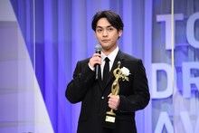 東京ドラマアウォード2021の授賞式に出席した柳楽優弥。