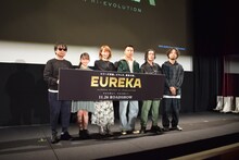 左から監督の京田知己、アイリス・マッケンジー役の遠藤璃菜、エウレカ・サーストン役の名塚佳織、変態紳士クラブのWILYWNKA、VIGORMAN、GeG.。