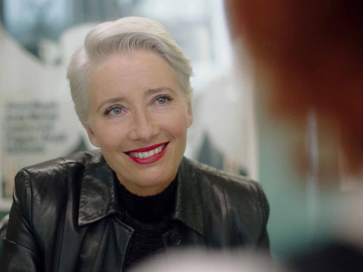 「ビルド・ア・ガール」主演女優が心奪われる、エマ・トンプソンのメイキング解禁