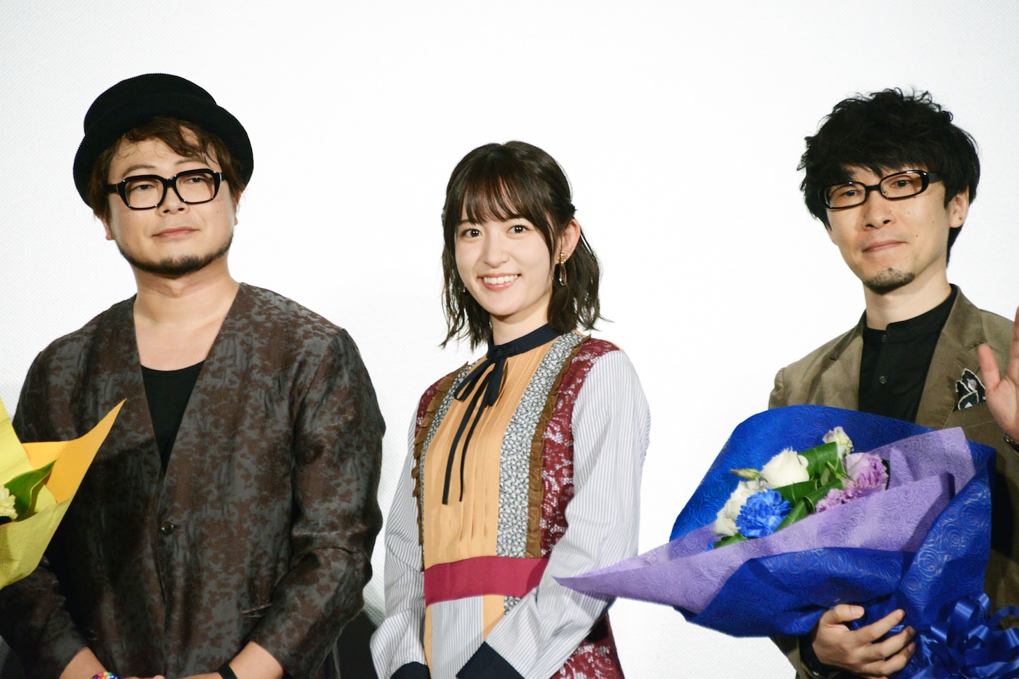 左から興津和幸、小松未可子、吉浦康裕監督。