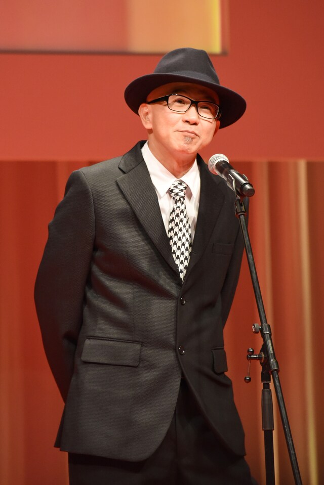 2021年10月、第34回東京国際映画祭オープニングセレモニーに登壇した青山真治。