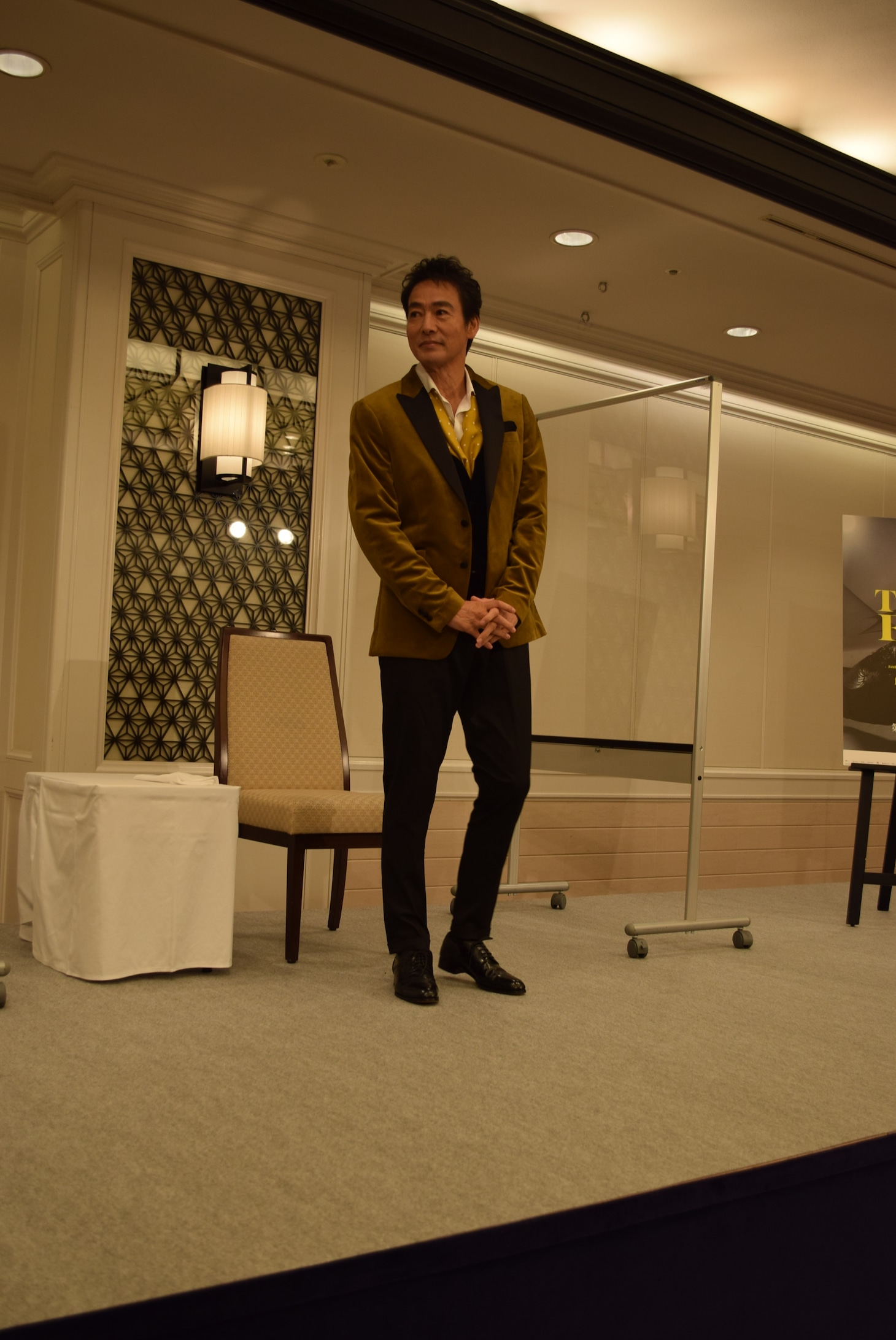 村上弘明