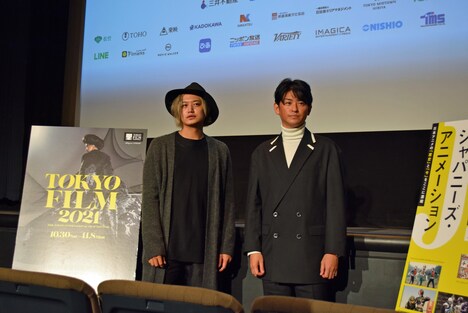 左から井上正大、賀集利樹。