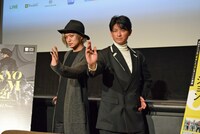 左から井上正大、賀集利樹。