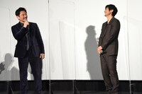 左から内野聖陽、西島秀俊。