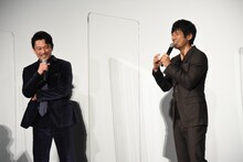 左から内野聖陽、西島秀俊。