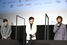 「みんなMCなの!?」と驚く村瀬歩（右）と、村瀬のツッコミにうれしそうに笑う花江夏樹（中央）、梶裕貴（左）。