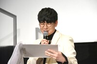 「花澤さんの誕生日の1週間前」と、映画の公開日を発表する花江夏樹。