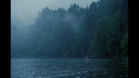 「犬神家の一族」より、“逆さ足”が出現したシーン。