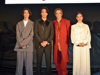 左から君嶋麻耶、渡部秀、三浦涼介、高田里穂。